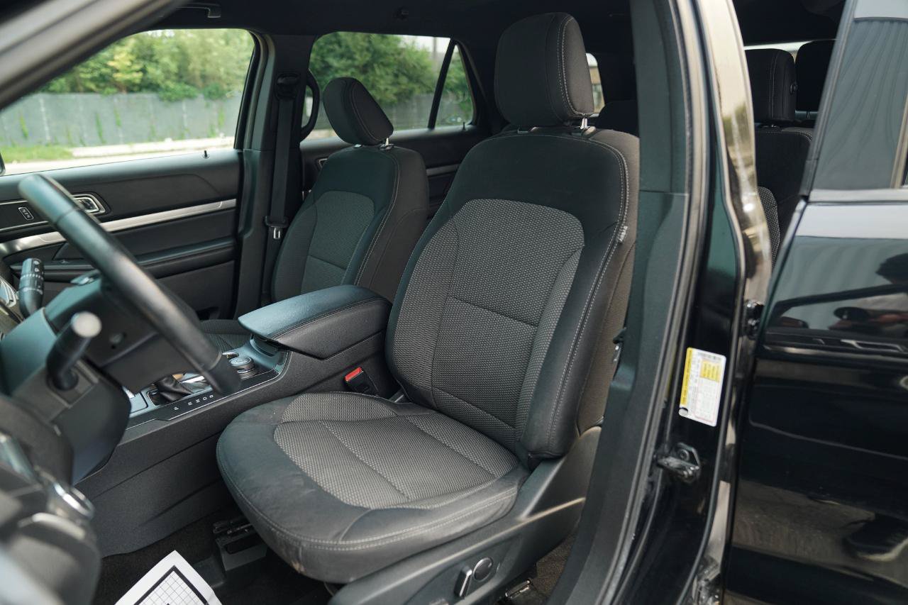 Used 2018 Ford Explorer XLT AWD/4WD image 25