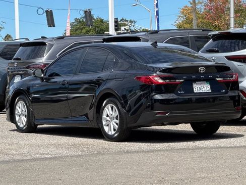 Used 2026 Toyota Camry LE w/ Convenience Package FWD image 5