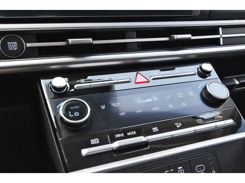 Used 2024 Hyundai Santa Fe SEL AWD/4WD image 30