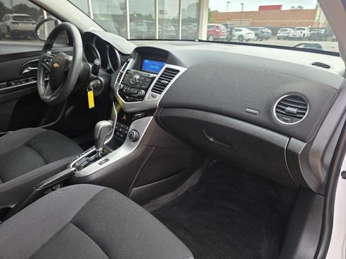 Used 2015 Chevrolet Cruze LT FWD image 18