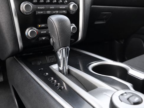 Used 2019 Nissan Pathfinder S AWD/4WD image 40