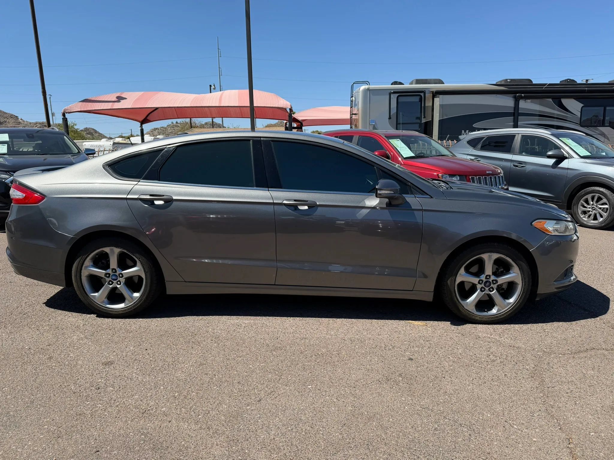 Used 2013 Ford Fusion SE FWD image 4