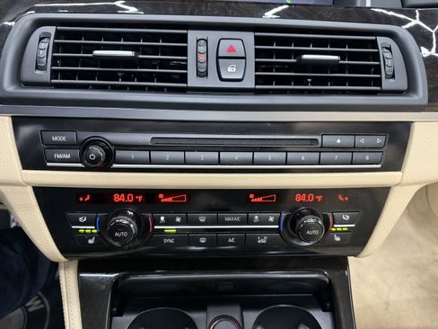 Used 2015 BMW 550i xDrive Sedan image 21