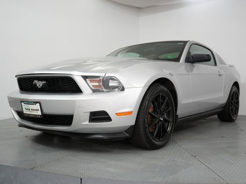 Used 2012 Ford Mustang Coupe image 3