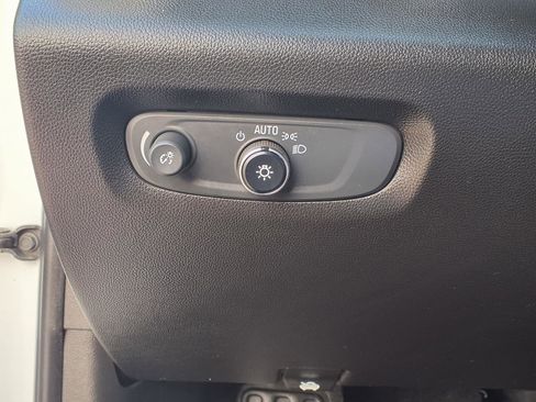 Used 2019 Chevrolet Traverse LS FWD image 23