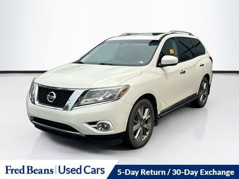 Used 2016 Nissan Pathfinder Platinum w/ Family Entertainment Package AWD/4WD image 3