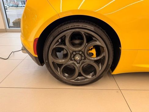 Used 2015 Alfa Romeo 4C Spider w/ Convenience Group image 35