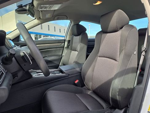 Certified 2019 Honda Accord Hybrid image 15