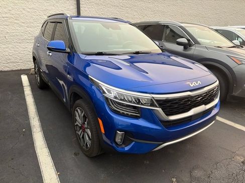 Used 2022 Kia Seltos SX w/ Sunroof Package AWD/4WD image 3