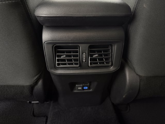 Used 2022 Toyota RAV4 XLE w/ Convenience Package FWD image 31