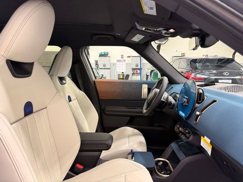 Used 2025 MINI Cooper Countryman S w/ Comfort Package Max image 29