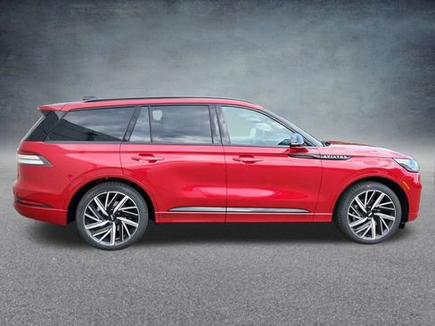 New 2025 Lincoln Aviator Black Label w/ Jet Appearance Package image 8