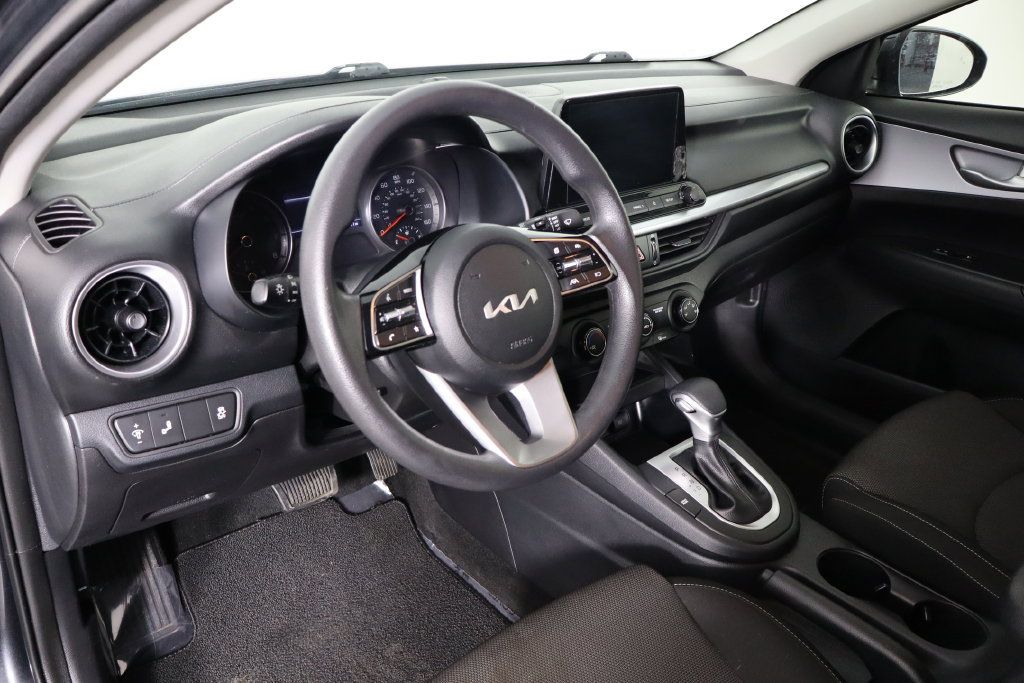 Used 2024 Kia Forte LXS w/ LXS Technology Package FWD image 24
