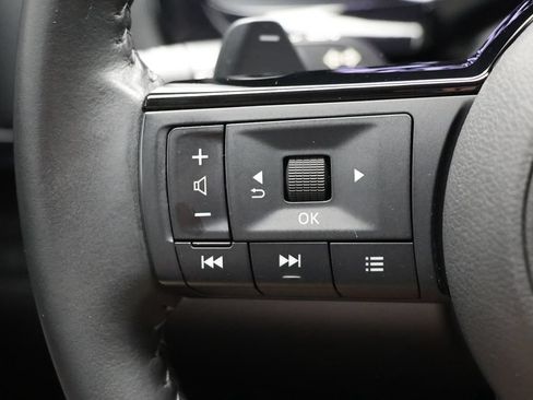 Used 2023 Nissan Pathfinder SV AWD/4WD image 18