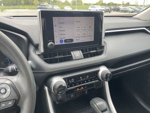 Used 2024 Toyota RAV4 XLE image 26