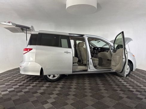 Used 2015 Nissan Quest SV image 14