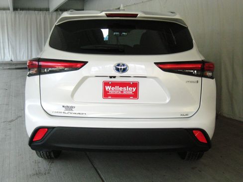 Used 2023 Toyota Highlander Bronze Edition image 29