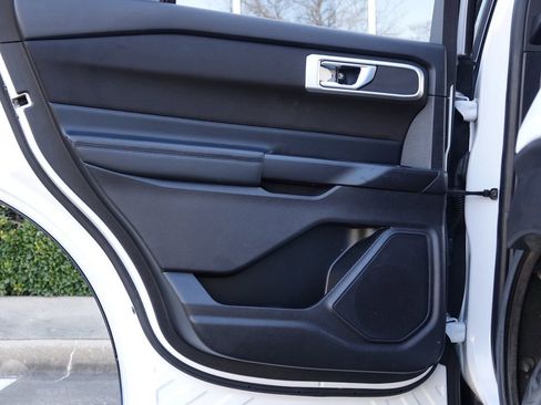 Used 2020 Ford Explorer XLT image 37