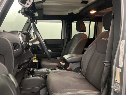 Used 2018 Jeep Wrangler Unlimited Sahara image 13