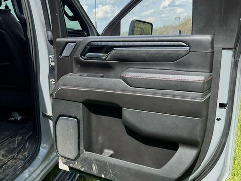 Used 2024 GMC Sierra 2500 AT4X image 9