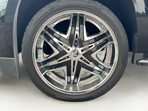 Used 2019 Cadillac Escalade Luxury AWD/4WD image 39