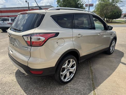 Used 2018 Ford Escape Titanium FWD image 4