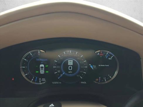 Used 2020 Cadillac Escalade ESV Platinum AWD/4WD image 11