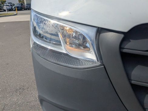 Used 2024 Mercedes-Benz Sprinter 2500 image 10