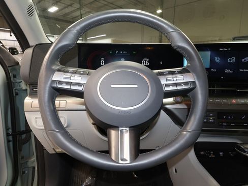 Used 2025 Hyundai Kona SEL image 10