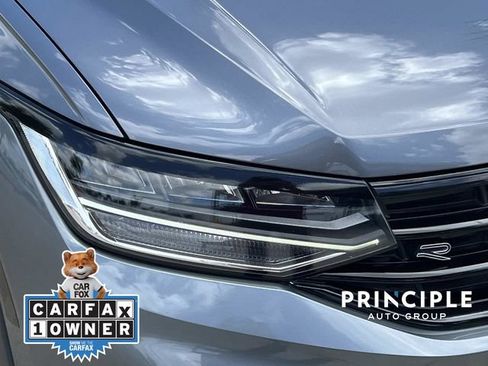 Used 2024 Volkswagen Tiguan SE R-Line AWD/4WD image 10