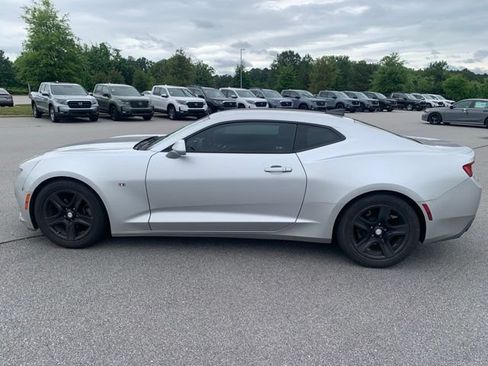 Used 2016 Chevrolet Camaro LT RWD image 10