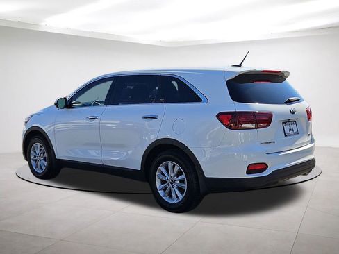 Used 2019 Kia Sorento LX image 5