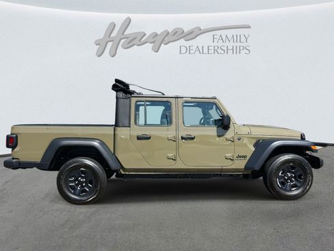 New 2026 Jeep Gladiator Sport image 3