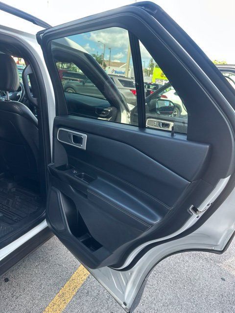 Used 2020 Ford Explorer XLT w/ Equipment Group 202A RWD image 12