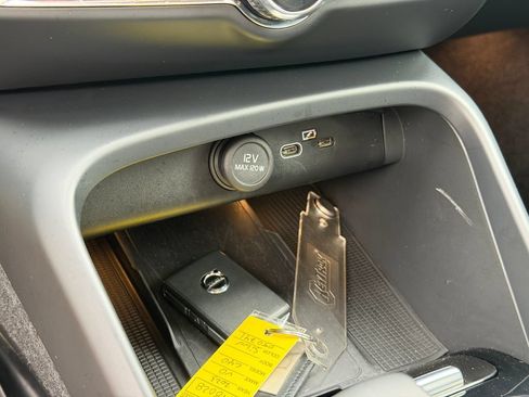 Certified 2023 Volvo C40 P8 Recharge Plus AWD/4WD image 18