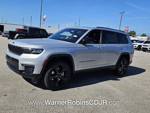 New 2025 Jeep Grand Cherokee L Limited w/ Black Appearance Package image 3