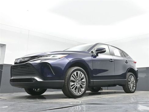Used 2022 Toyota Venza Limited w/ Advanced Technology Package image 47