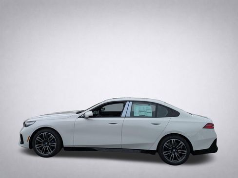 New 2026 BMW 530i xDrive w/ M Sport Package image 7