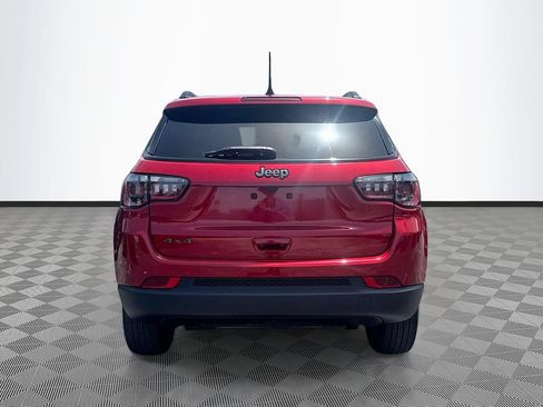 Used 2025 Jeep Compass Latitude w/ Sun & Sound Group AWD/4WD image 7