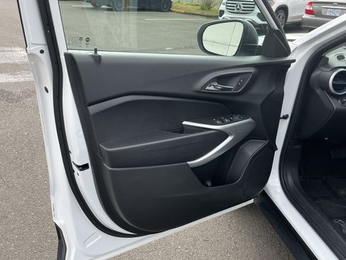 Used 2024 Chevrolet Trax LS FWD image 15