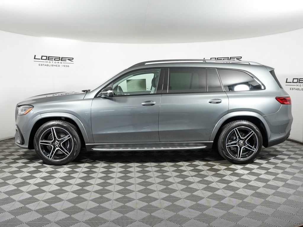 Used 2026 Mercedes-Benz GLS 450 4MATIC image 2
