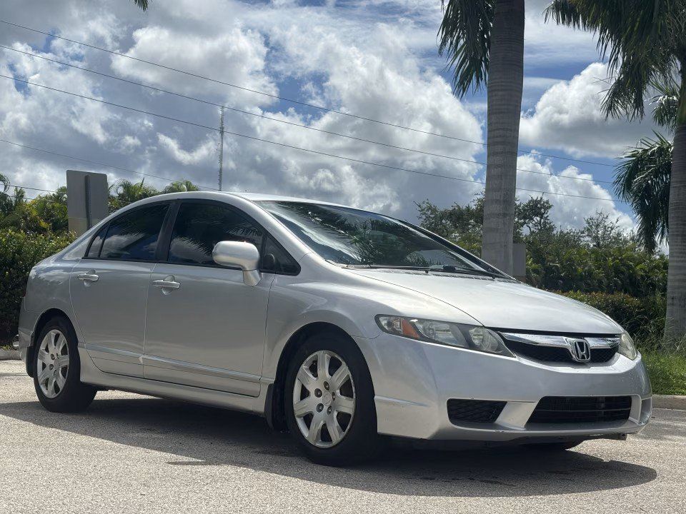 Used 2010 Honda Civic LX image 4
