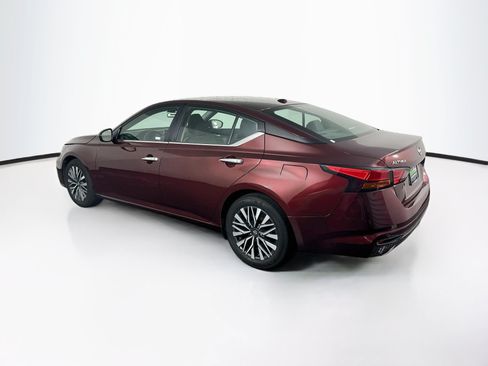 Used 2025 Nissan Altima 2.5 SV FWD image 5