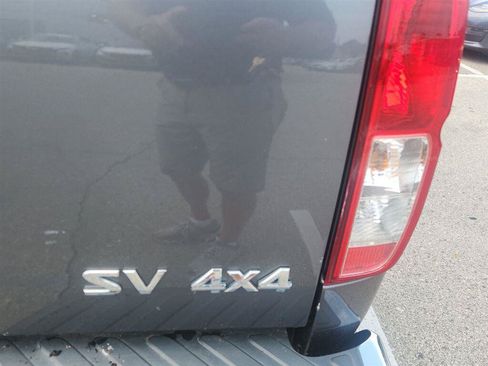 Used 2018 Nissan Frontier SV AWD/4WD image 5