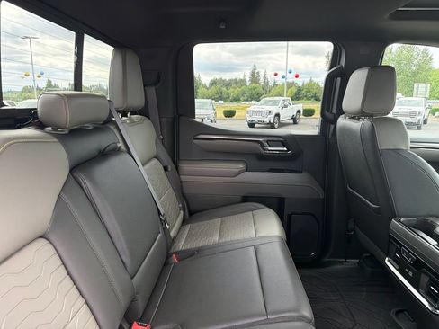 Used 2022 Chevrolet Silverado 1500 ZR2 w/ Technology Package AWD/4WD image 27