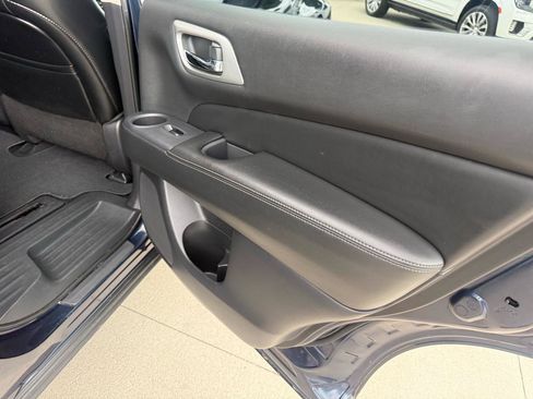 Used 2015 Nissan Pathfinder Platinum AWD/4WD image 19