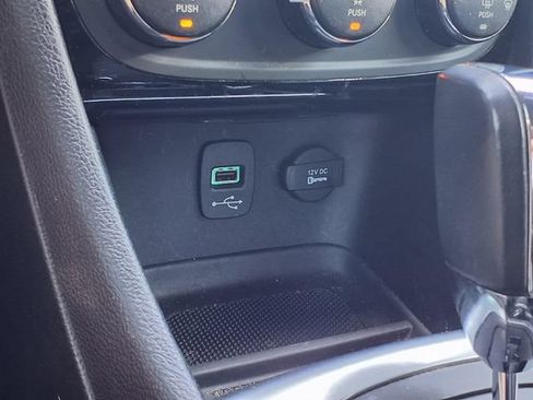 Used 2012 Chrysler 200 Limited FWD image 12
