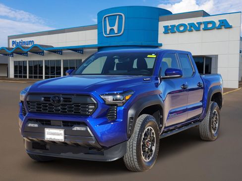 Used 2025 Toyota Tacoma TRD Off-Road image 2