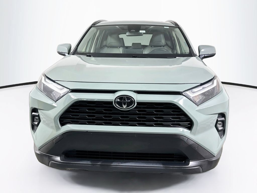 Used 2023 Toyota RAV4 XLE Premium FWD image 5
