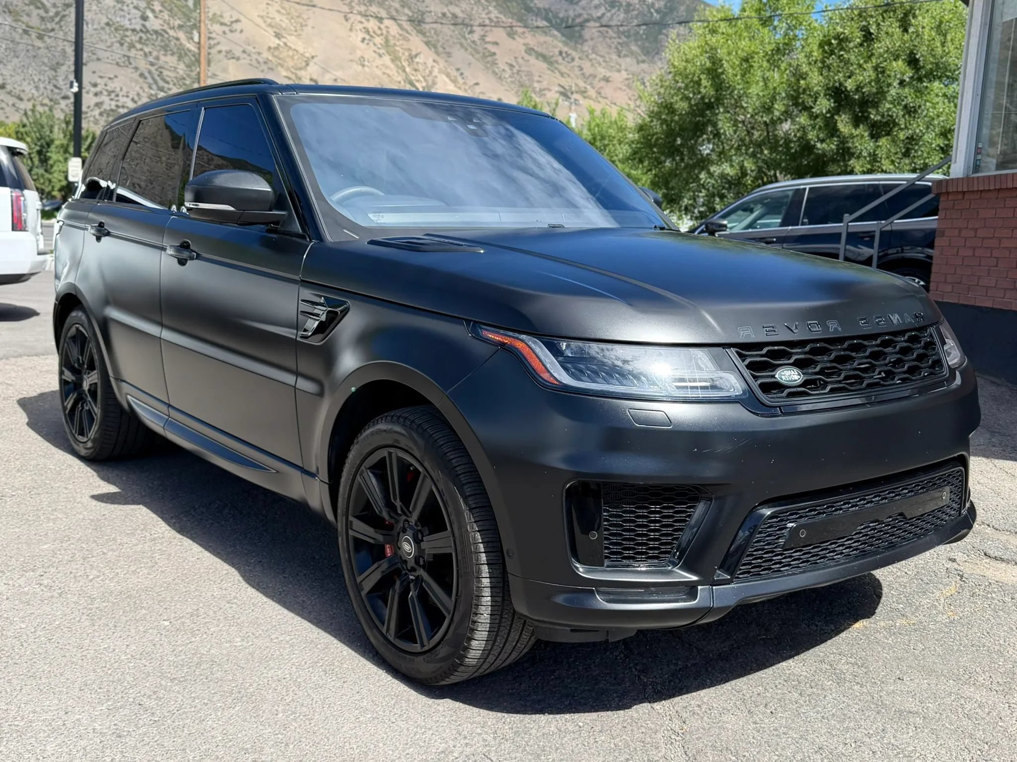 Used 2020 Land Rover Range Rover Sport HST AWD/4WD image 1